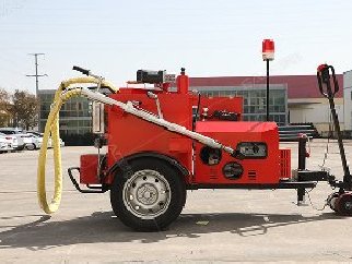 路面養(yǎng)護(hù)三件套“開(kāi)槽機(jī)，馬吹風(fēng)機(jī),灌縫機(jī)”