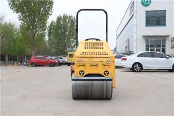 鋼輪式壓路機(jī)和輪胎壓路機(jī)有什么區(qū)別？